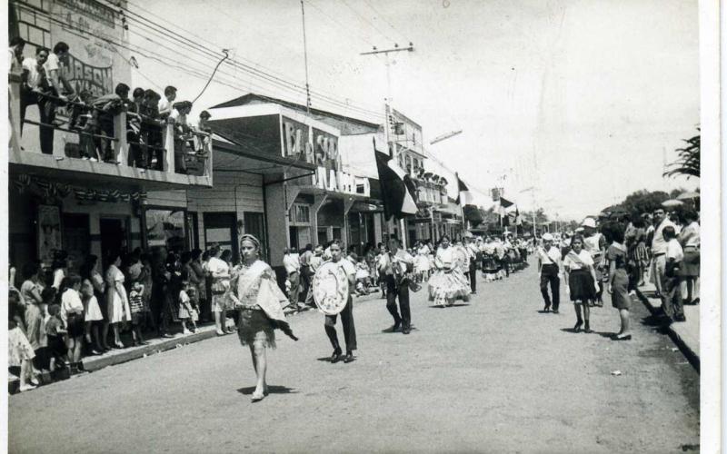 Foto Antigua Desfiles de Desamparados